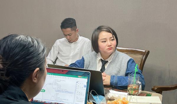 标题：直播运营怎么做，直播运营的