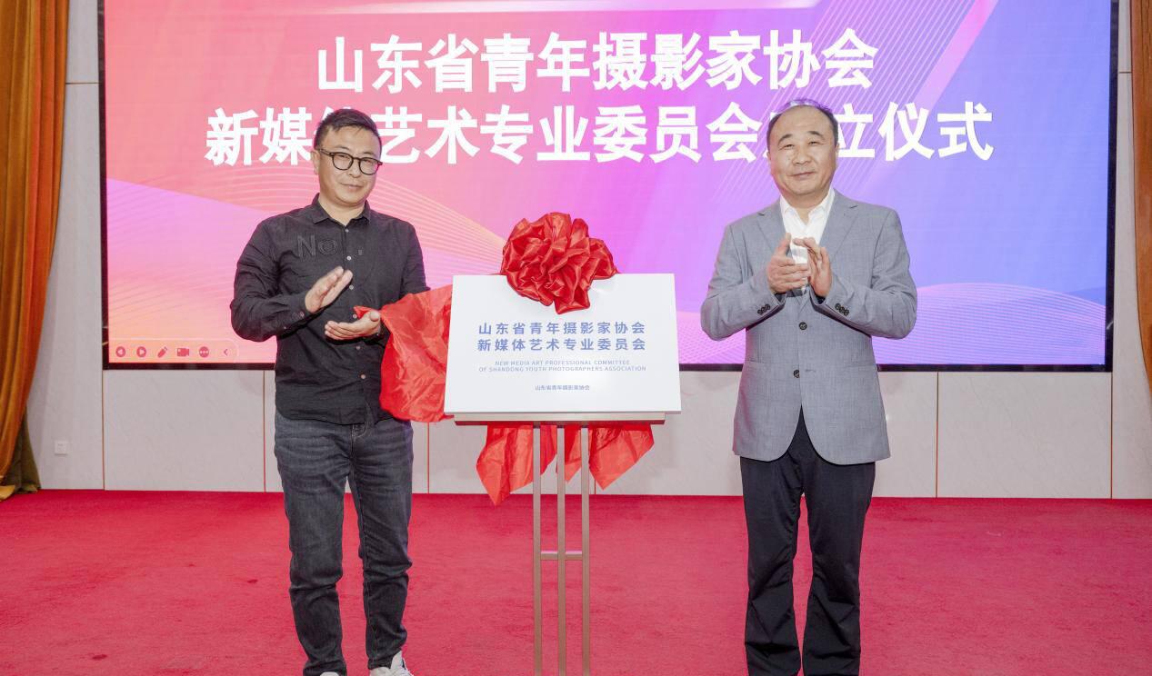 艺术媒体是什么_艺术新媒体专业_新媒体艺术