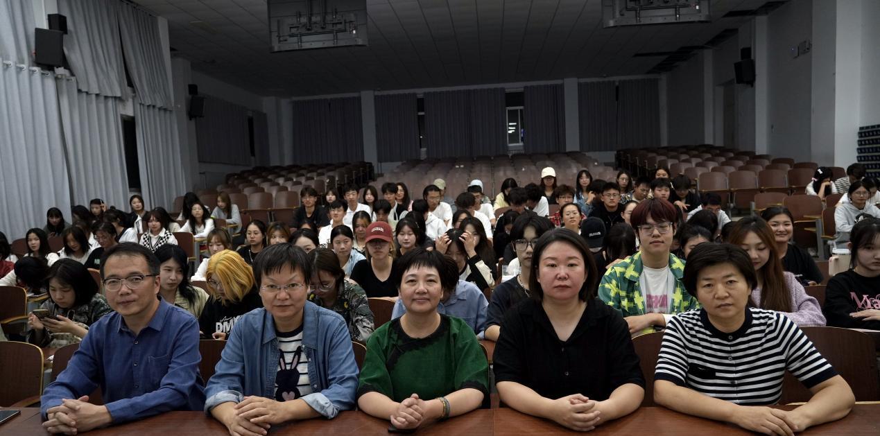 行稳致远 进而有为——艺术设计系召开全媒体广告策划与营销专业介绍会