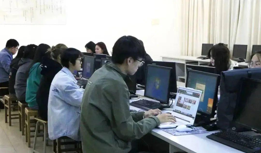 数字媒体艺术考公务员什么岗位_数字媒体_数字媒体技术学什么